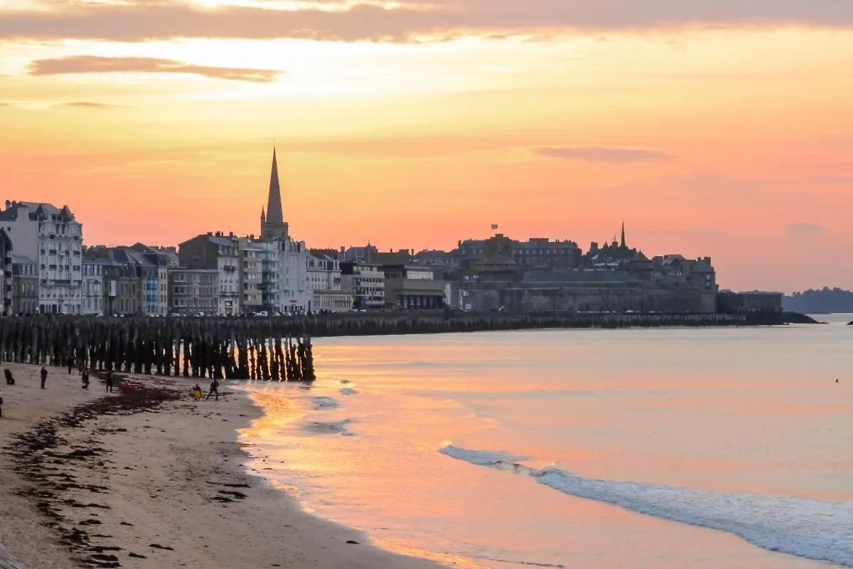 Gite De La Guinchere Saint-Georges-de-Reintembault Francia