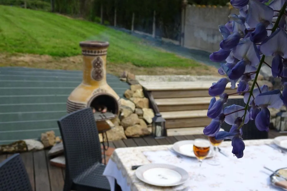Gite De La Guinchere Saint-Georges-de-Reintembault Сasa de vacaciones
